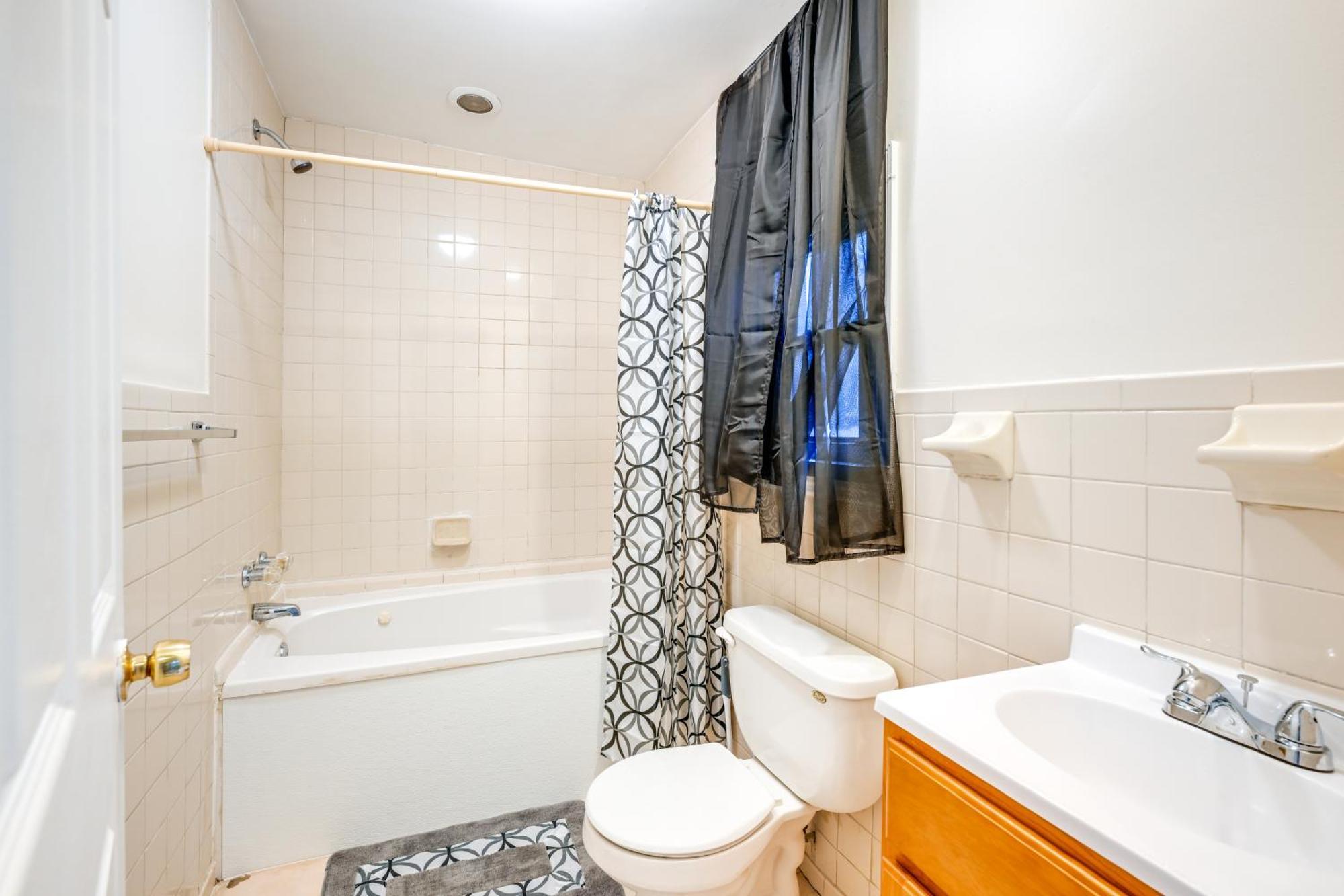 Charming Long Island Home With Fenced Yard! Freeport Kültér fotó